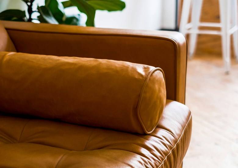 how to remove pen marks from leather sofa