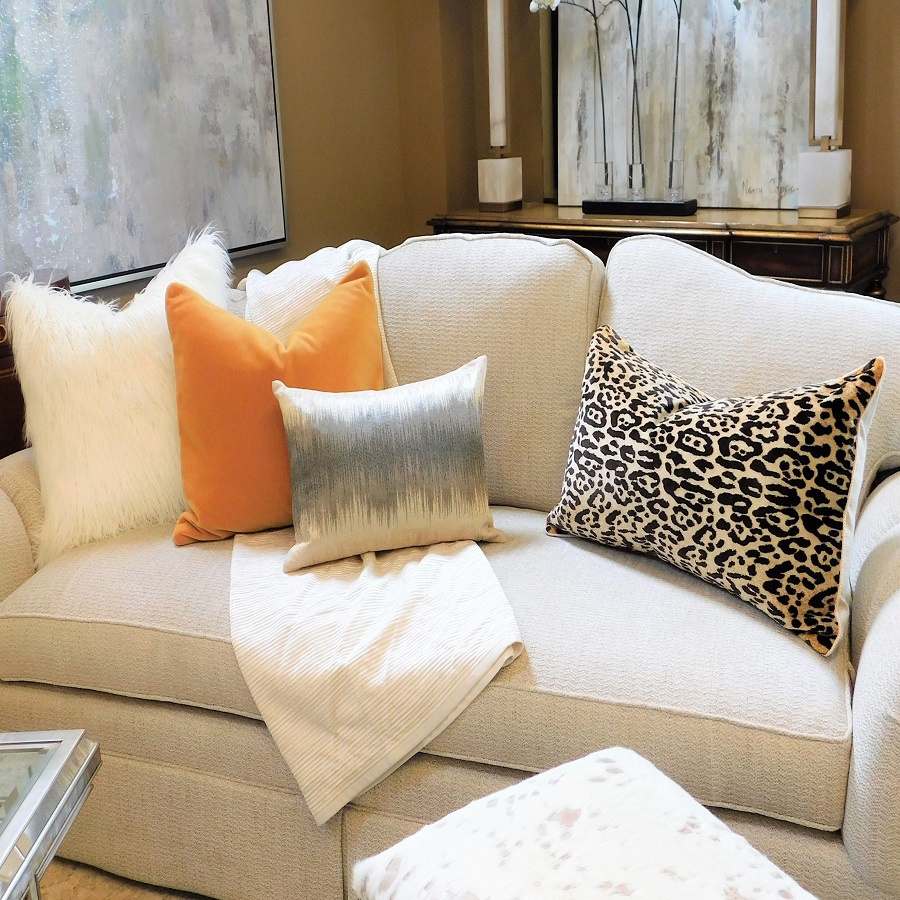 how to mix and match pillows on a sofa